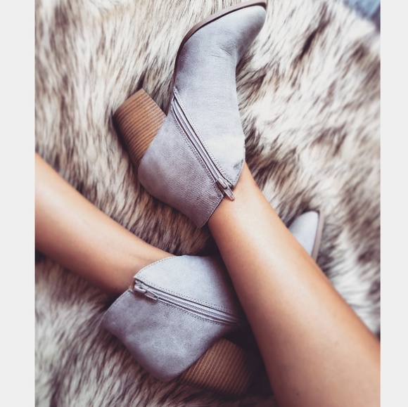 📣LAST PAIR//The Rosario// grey braided Bootie - Picture 2 of 8